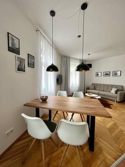 Firstclass 2R_Apartment In Λειψία Εξωτερικό φωτογραφία